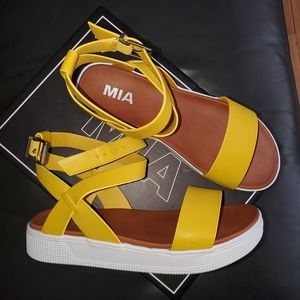 NEW Mia Platform Sneaker Sandal